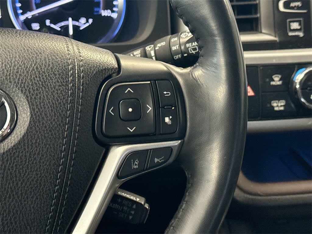 Thumbnail: 2018 Toyota Highlander - 34