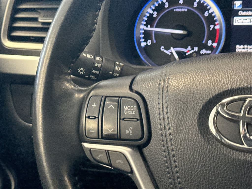 Thumbnail: 2018 Toyota Highlander - 33