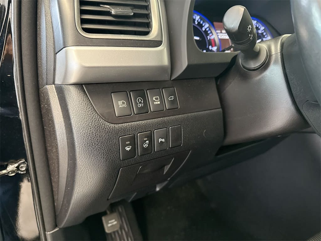 Thumbnail: 2018 Toyota Highlander - 40