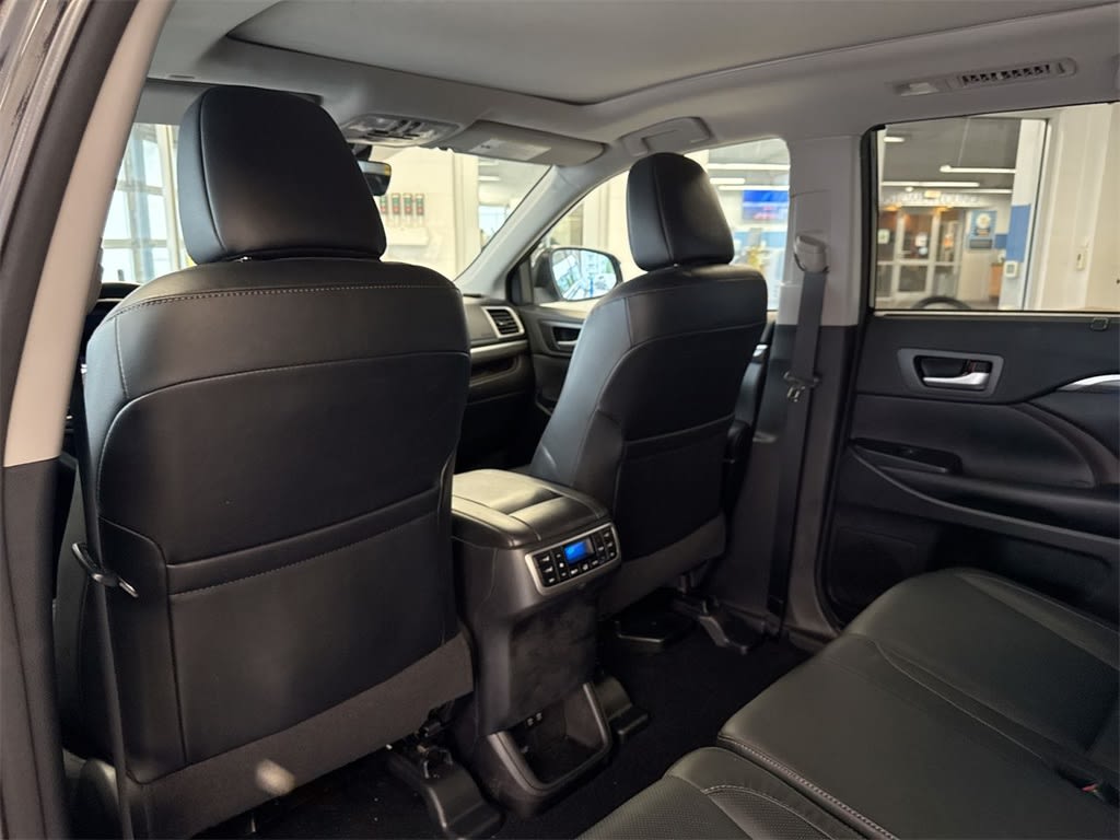 Thumbnail: 2018 Toyota Highlander - 13