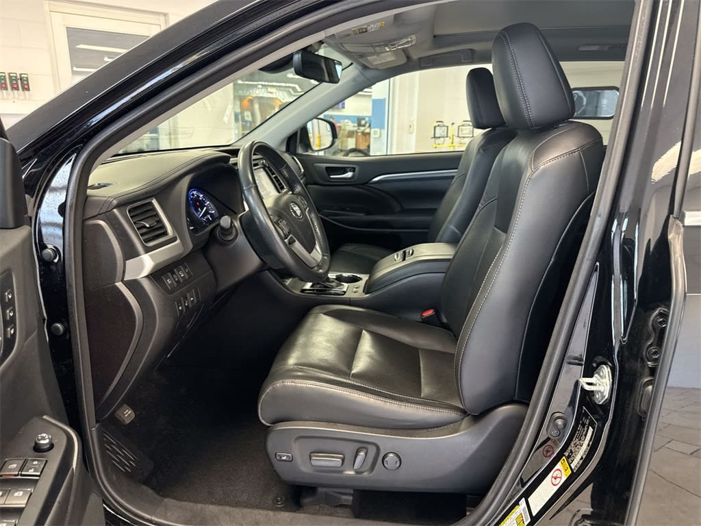 Thumbnail: 2018 Toyota Highlander - 11