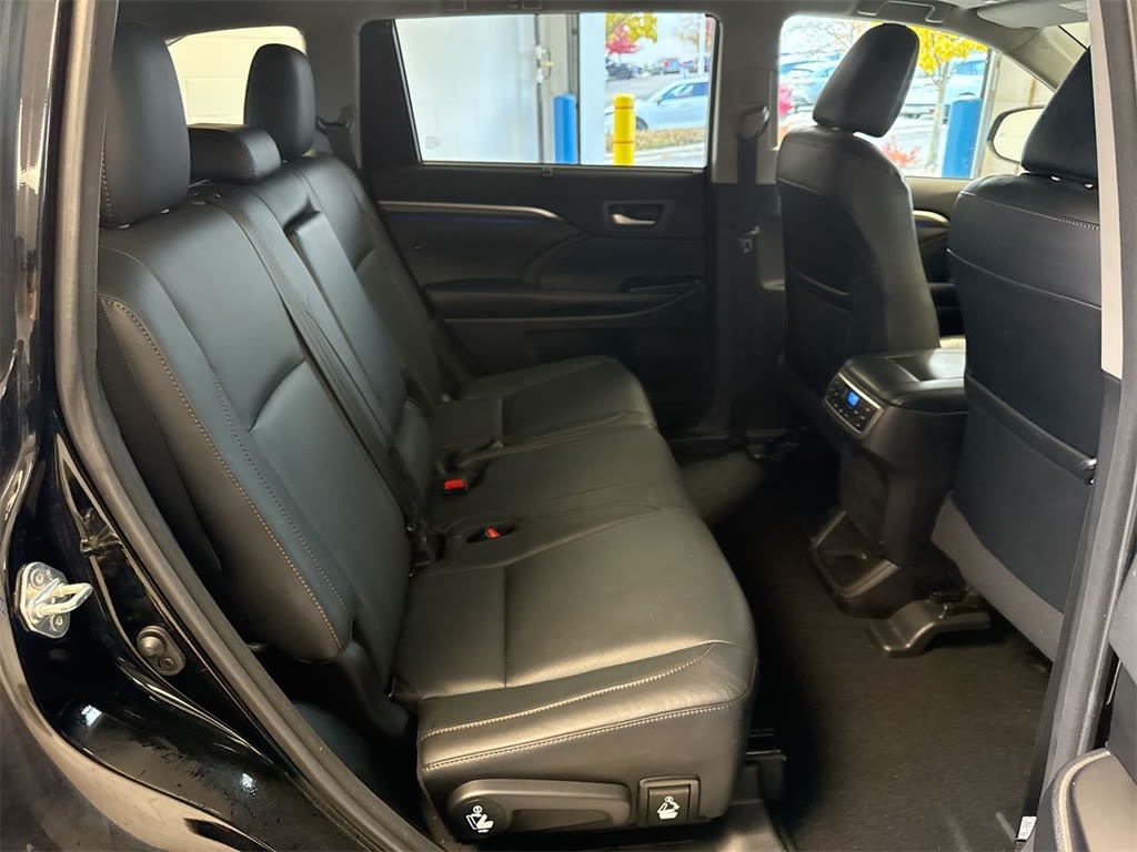 Thumbnail: 2018 Toyota Highlander - 30