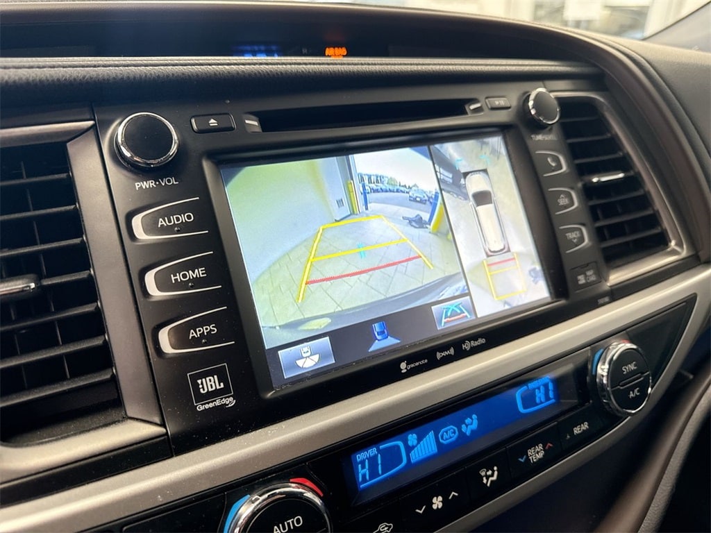 Thumbnail: 2018 Toyota Highlander - 35