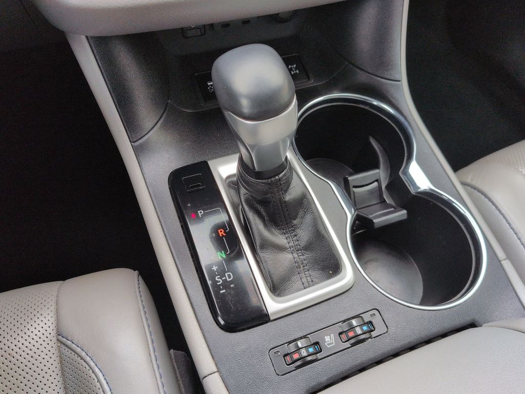 Thumbnail: 2019 Toyota Highlander - 14