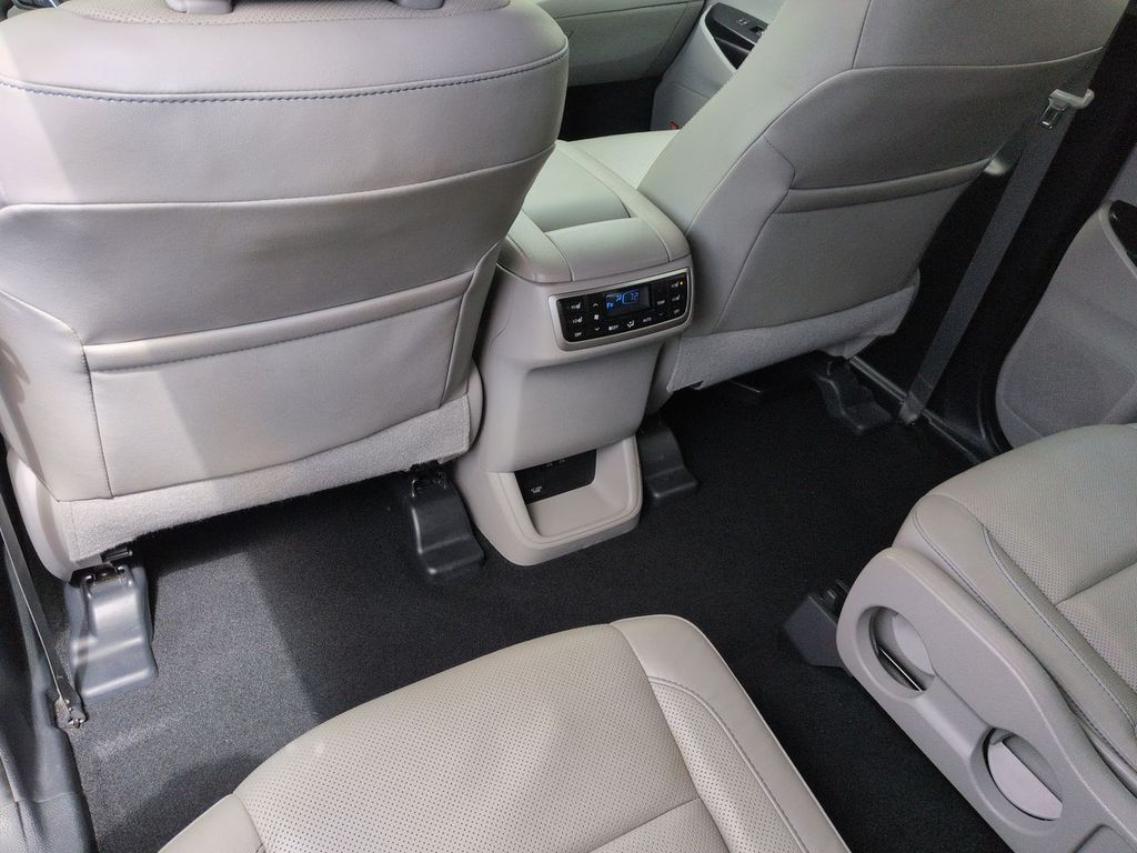 Thumbnail: 2019 Toyota Highlander - 26