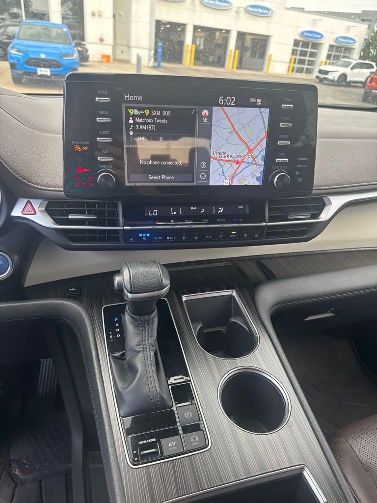 Thumbnail: 2022 Toyota Sienna - 5