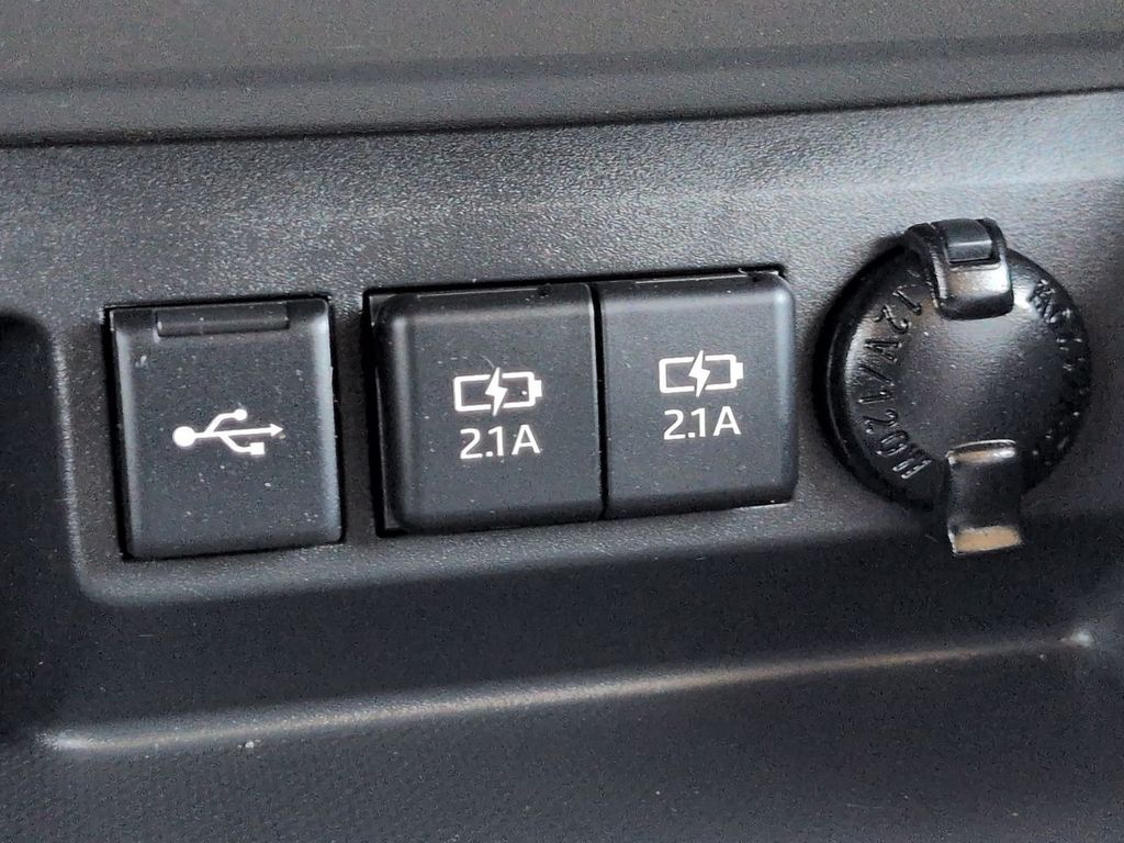 Thumbnail: 2020 Toyota Highlander - 37