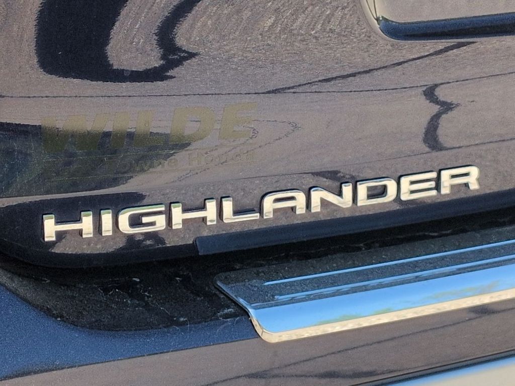 Thumbnail: 2020 Toyota Highlander - 26
