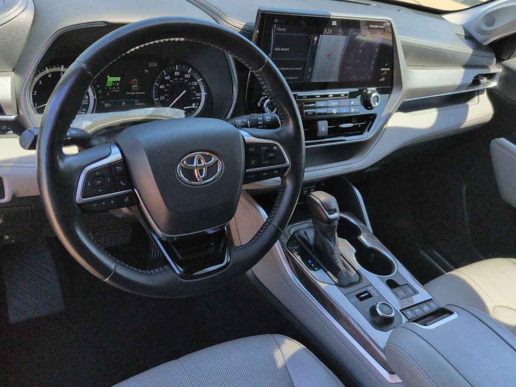 Thumbnail: 2020 Toyota Highlander - 2