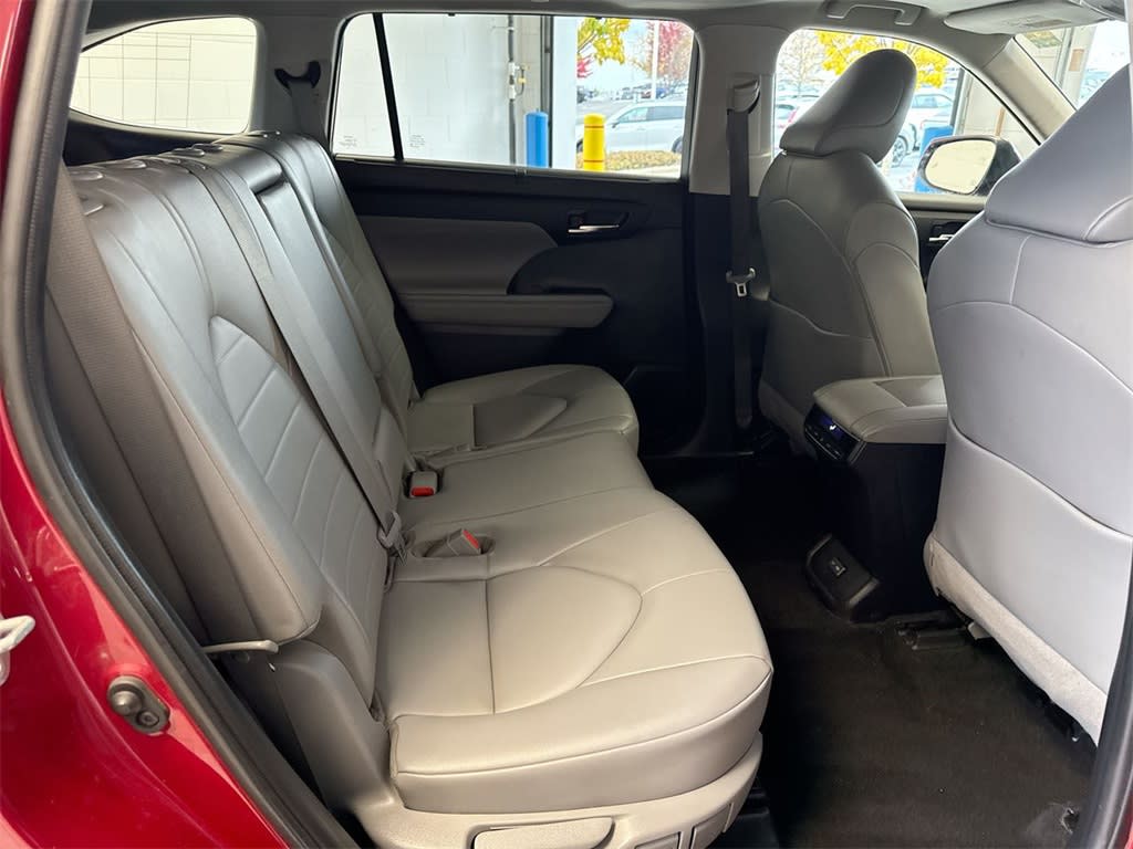 Thumbnail: 2022 Toyota Highlander - 31