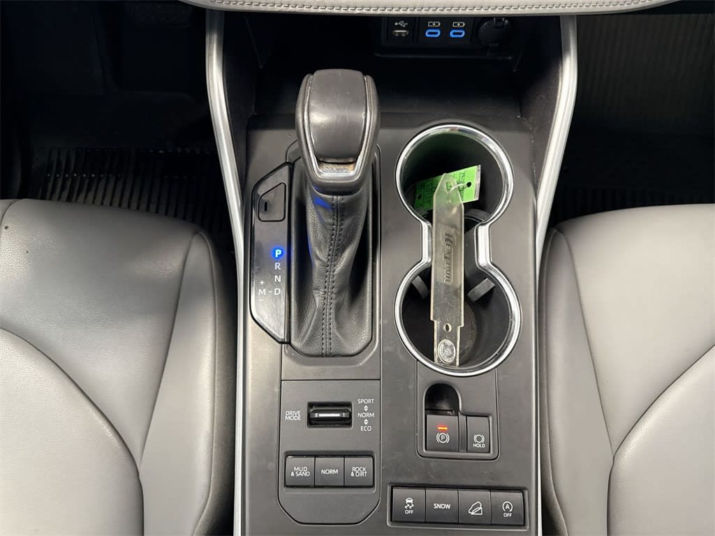 Thumbnail: 2022 Toyota Highlander - 17