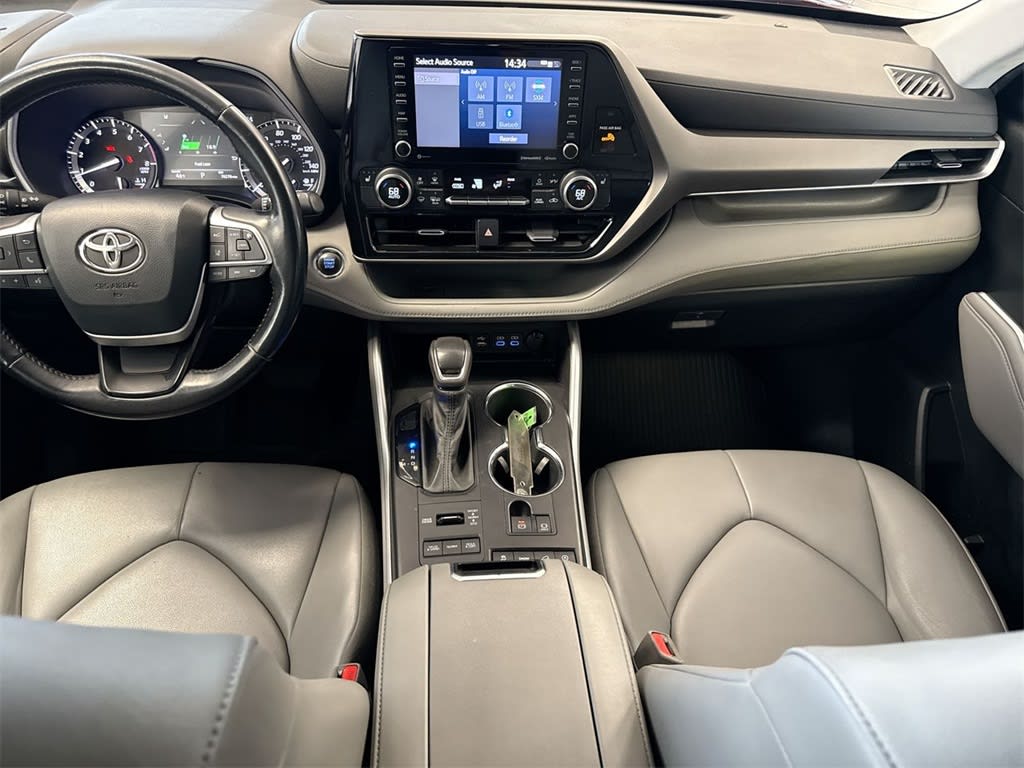 Thumbnail: 2022 Toyota Highlander - 15