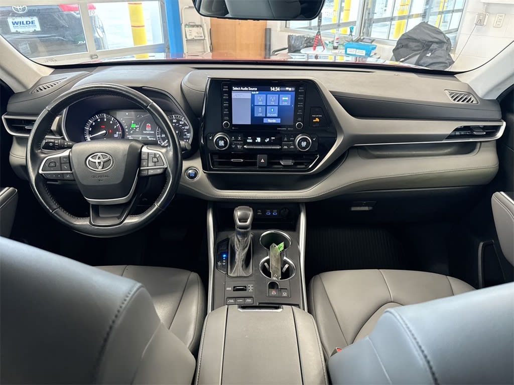 Thumbnail: 2022 Toyota Highlander - 10