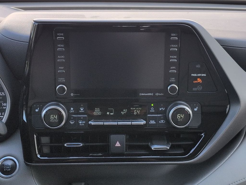 Thumbnail: 2020 Toyota Highlander - 14