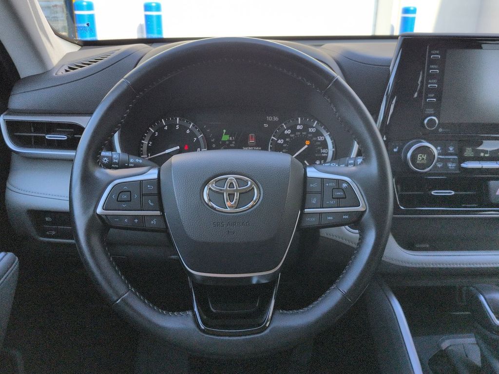 Thumbnail: 2020 Toyota Highlander - 12
