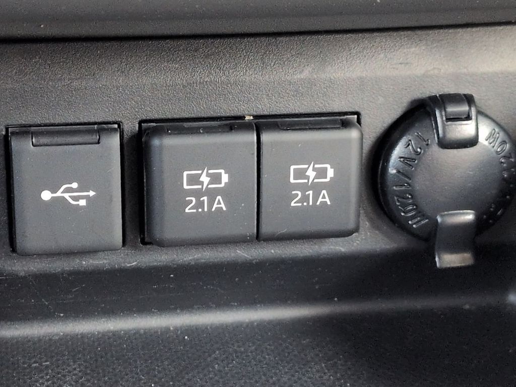 Thumbnail: 2020 Toyota Highlander - 37