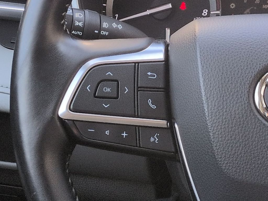 Thumbnail: 2020 Toyota Highlander - 33