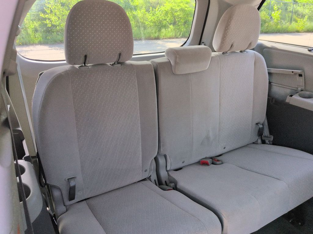 Thumbnail: 2017 Toyota Sienna - 29