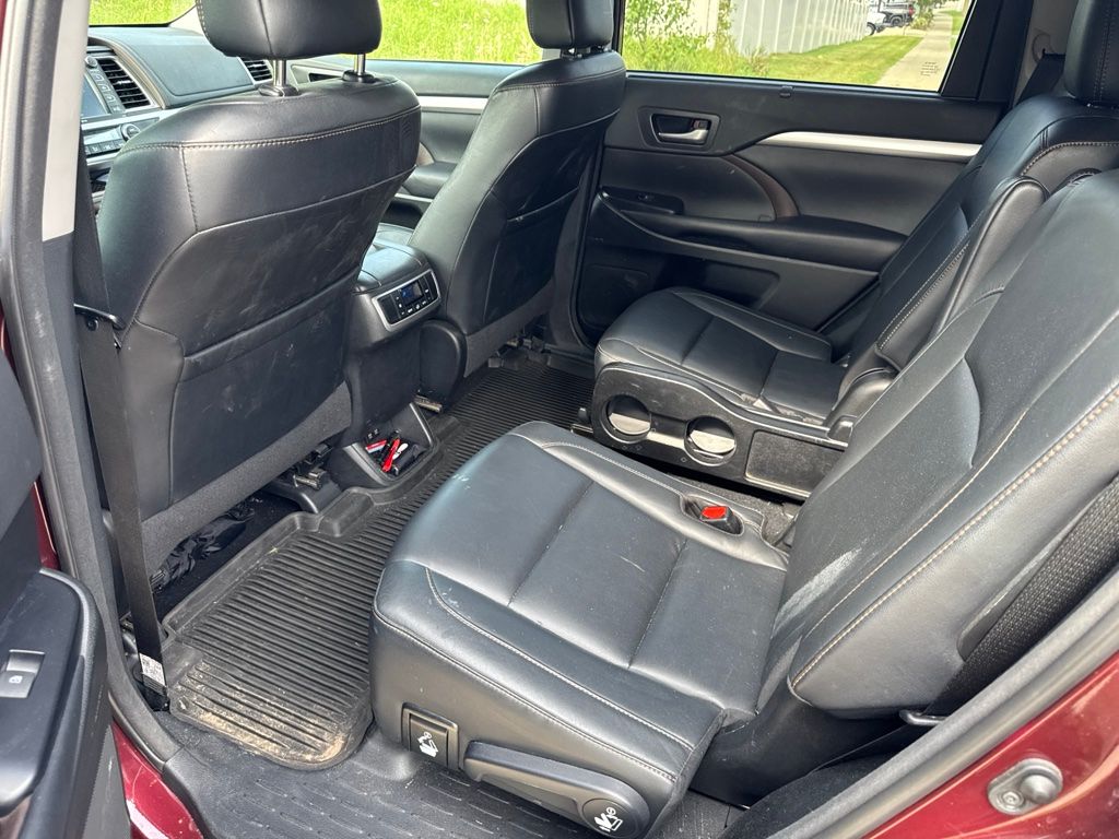 Thumbnail: 2018 Toyota Highlander - 4