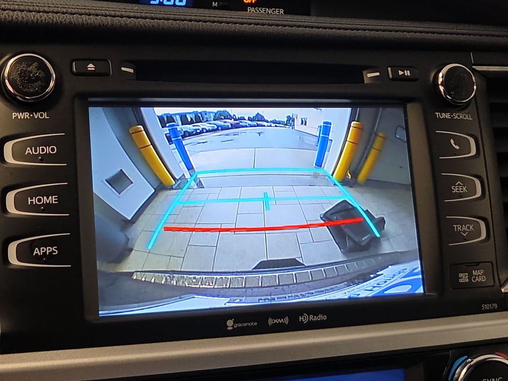 Thumbnail: 2018 Toyota Highlander - 36
