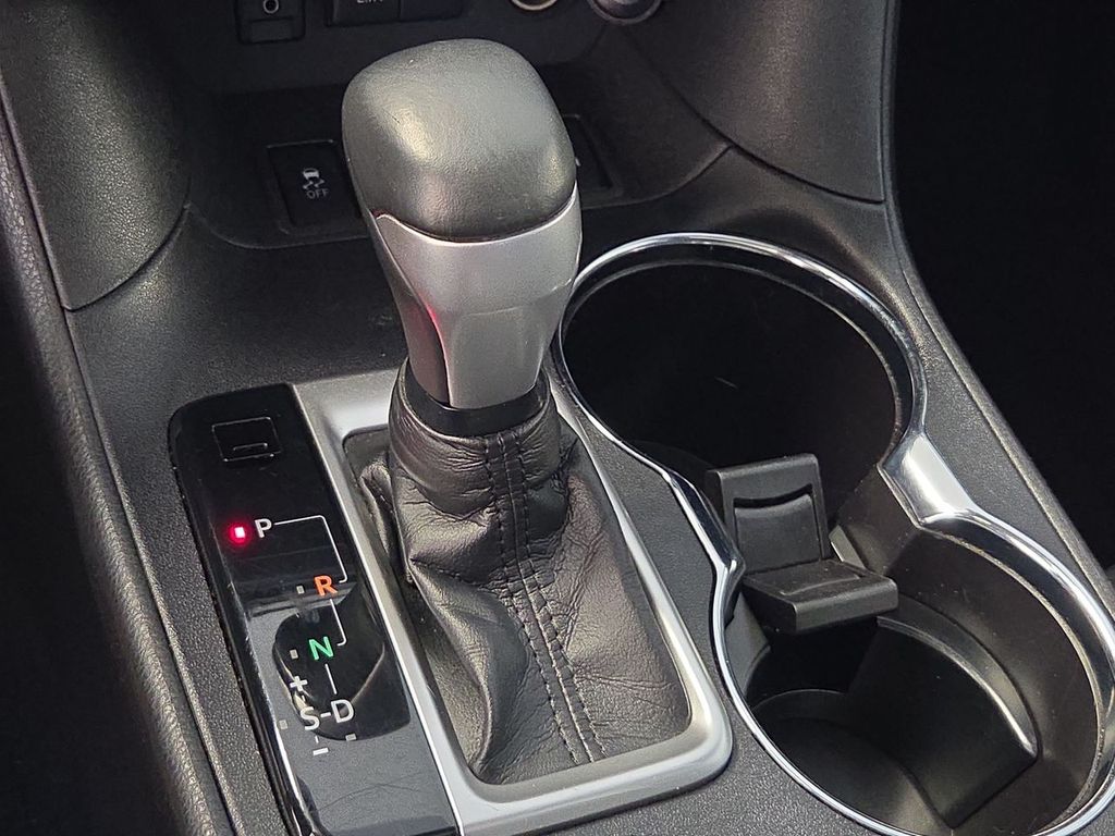 Thumbnail: 2018 Toyota Highlander - 38