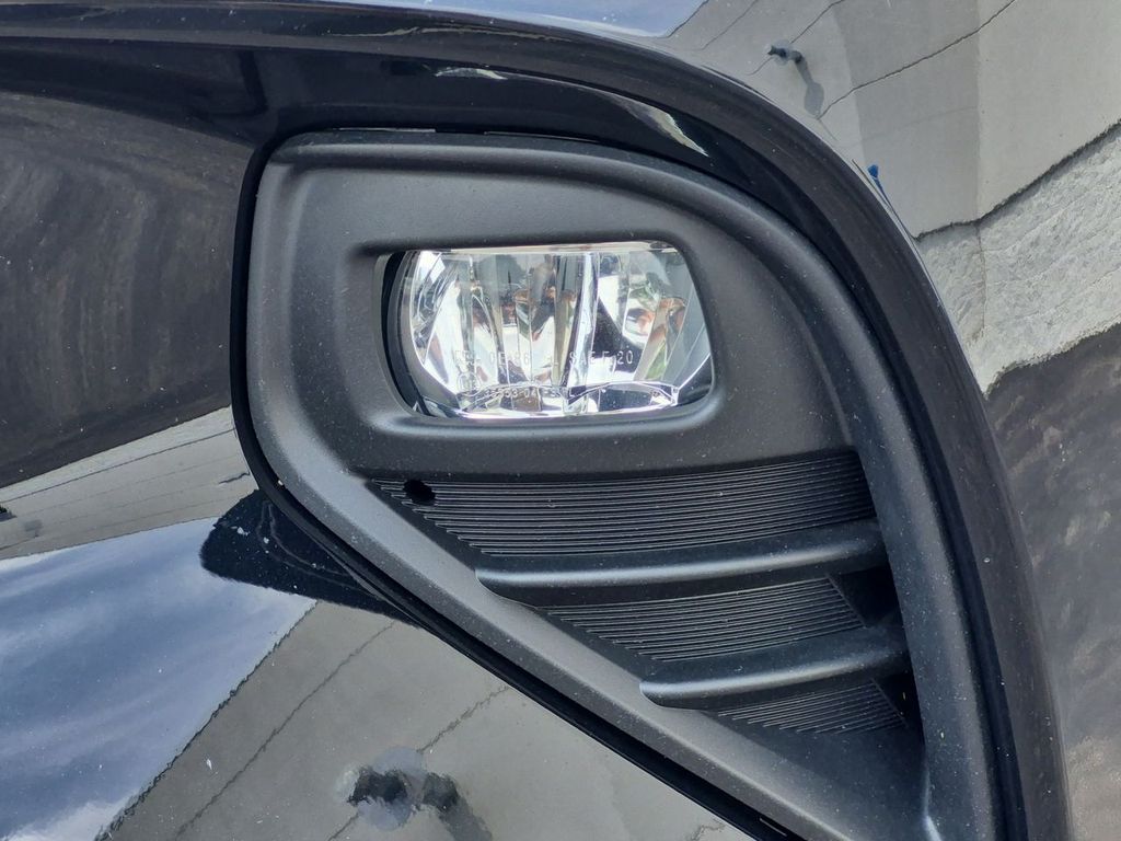 Thumbnail: 2023 Toyota Highlander - 24