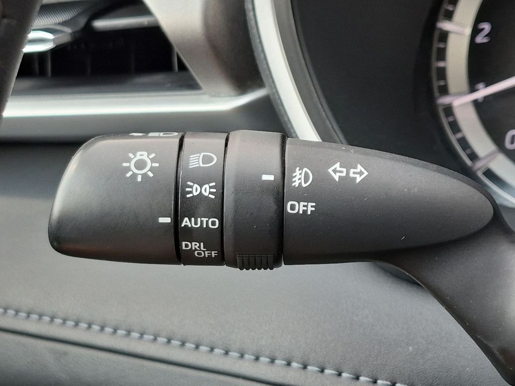 Thumbnail: 2023 Toyota Highlander - 17