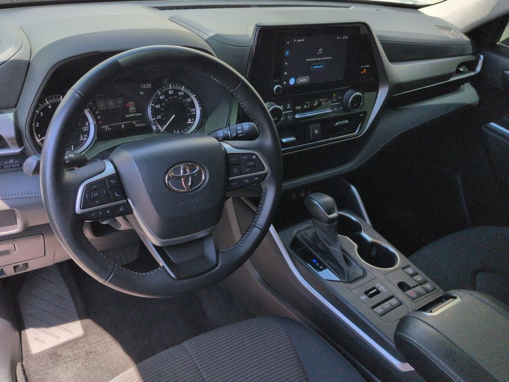 Thumbnail: 2023 Toyota Highlander - 2