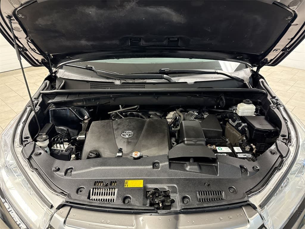 Thumbnail: 2019 Toyota Highlander - 9
