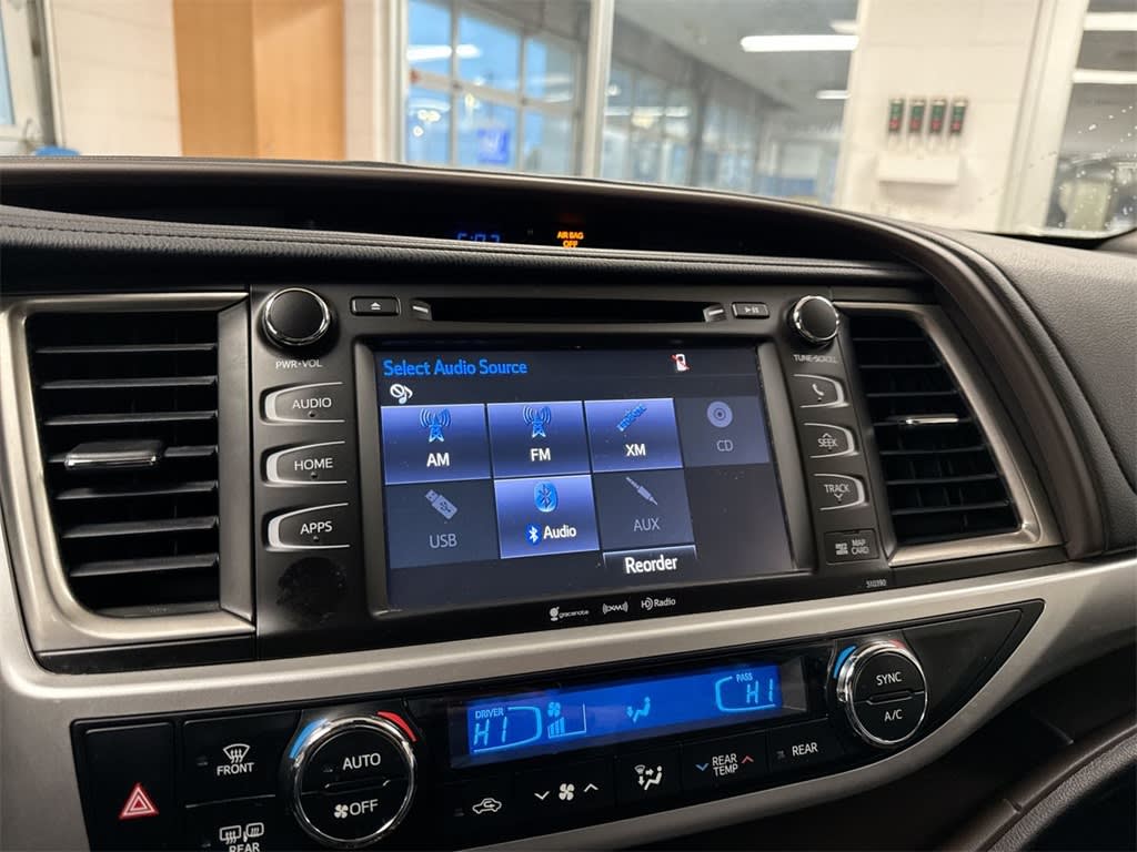 Thumbnail: 2019 Toyota Highlander - 37