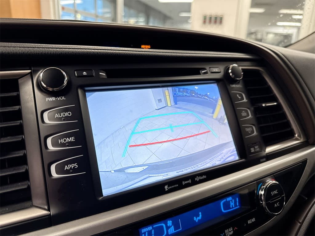 Thumbnail: 2019 Toyota Highlander - 36