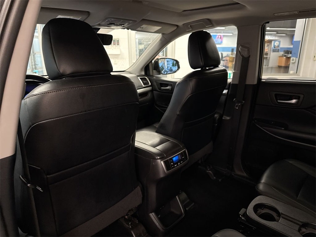 Thumbnail: 2019 Toyota Highlander - 13