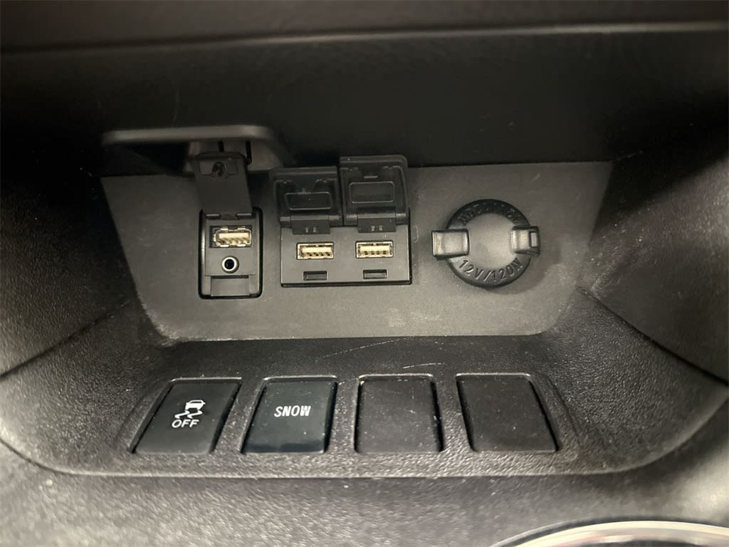 Thumbnail: 2019 Toyota Highlander - 38