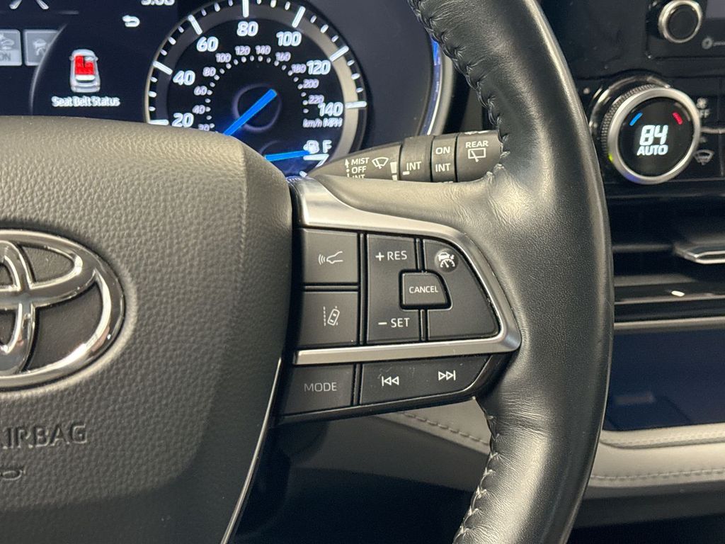 Thumbnail: 2021 Toyota Highlander - 34