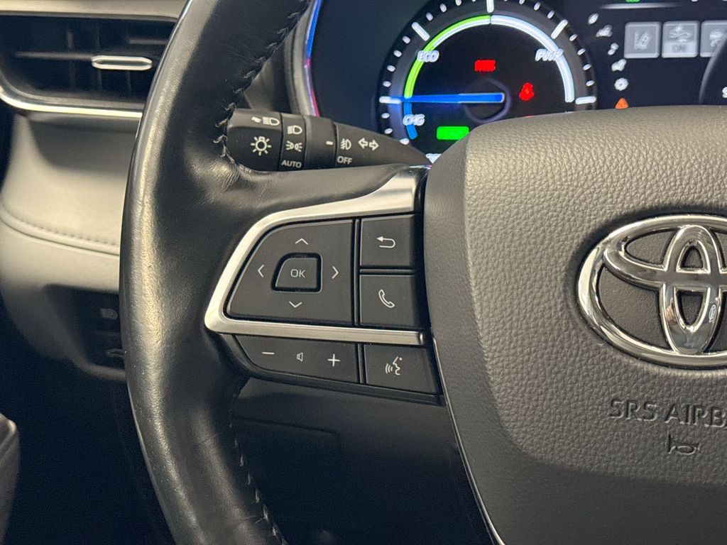 Thumbnail: 2021 Toyota Highlander - 33