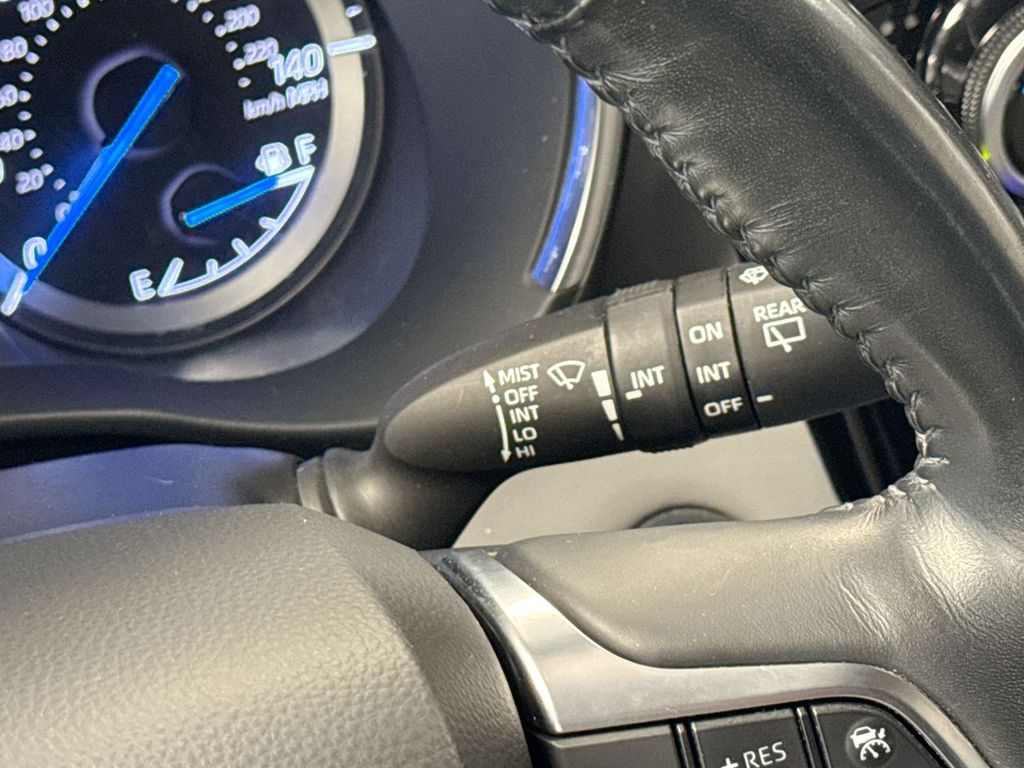 Thumbnail: 2021 Toyota Highlander - 17