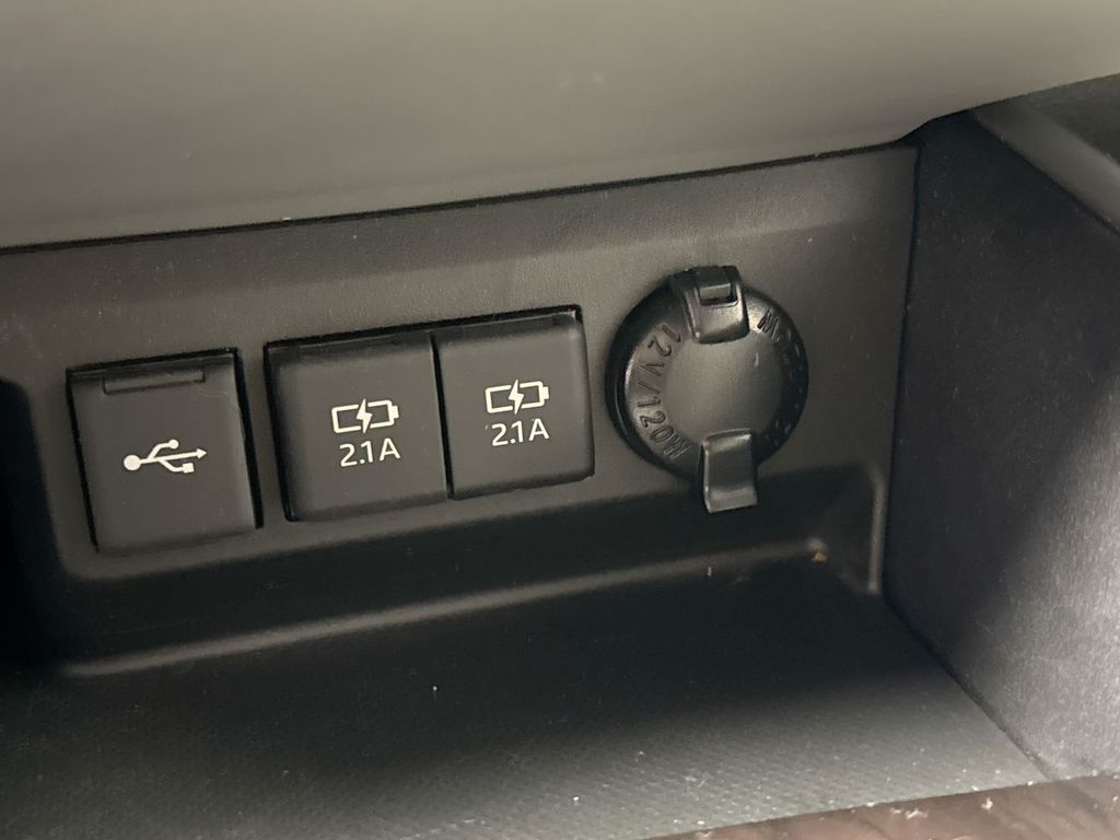 Thumbnail: 2021 Toyota Highlander - 37