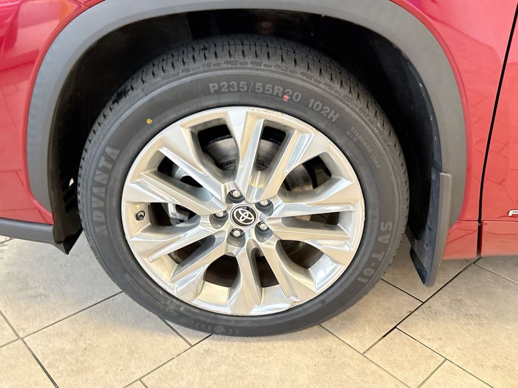 Thumbnail: 2021 Toyota Highlander - 8