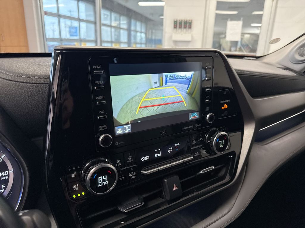 Thumbnail: 2021 Toyota Highlander - 35