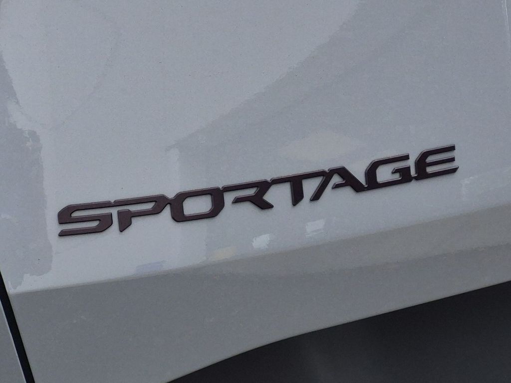 Thumbnail: 2025 Kia Sportage - 7