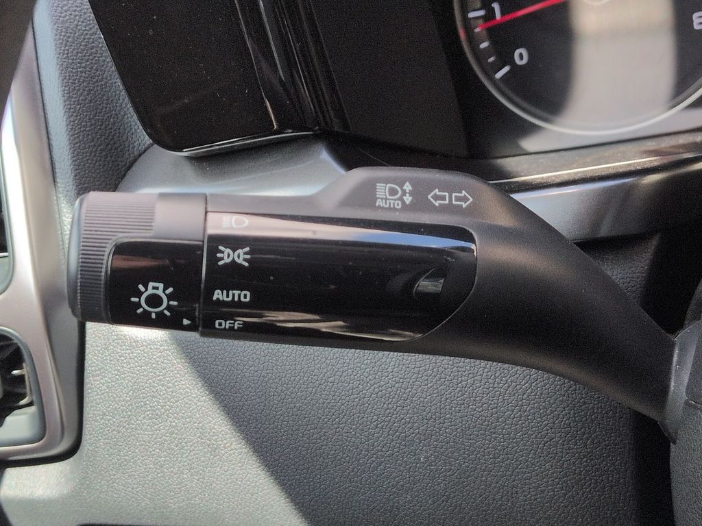 Thumbnail: 2023 Kia Sorento - 30