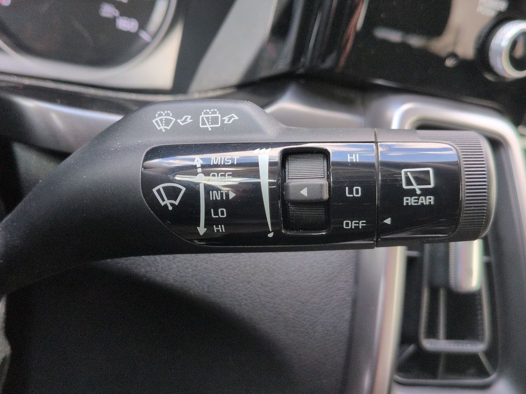 Thumbnail: 2023 Kia Sorento - 29