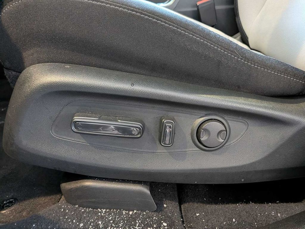 Thumbnail: 2023 Honda CR-V - 25