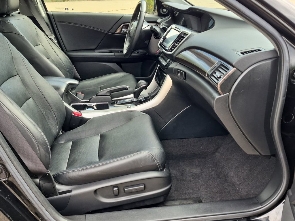 Thumbnail: 2017 Honda Accord - 11