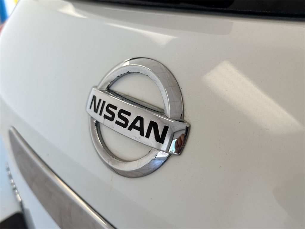 Thumbnail: 2015 Nissan Rogue - 26