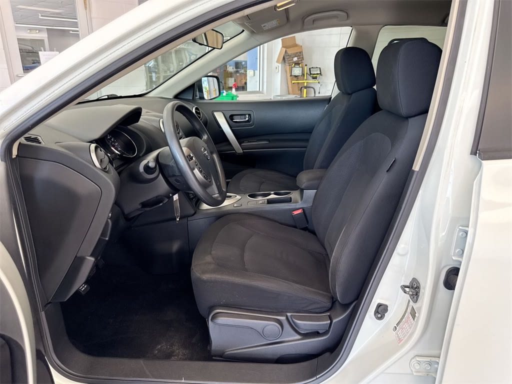 Thumbnail: 2015 Nissan Rogue - 11