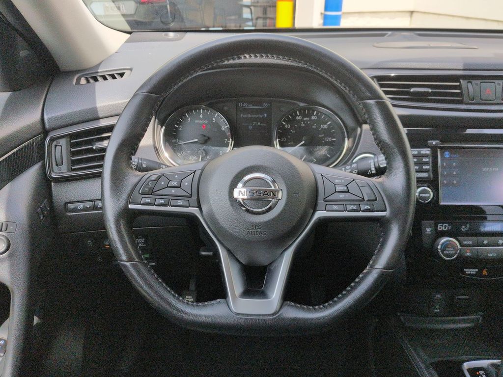 Thumbnail: 2017 Nissan Rogue - 12