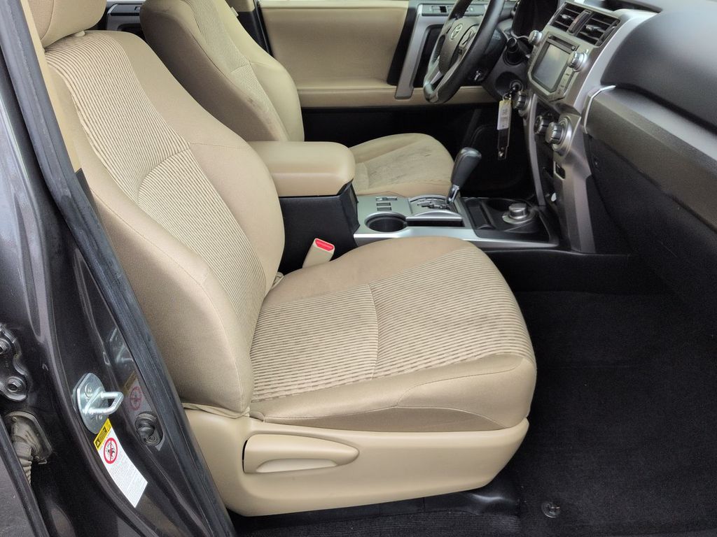 Thumbnail: 2016 Toyota 4Runner - 28