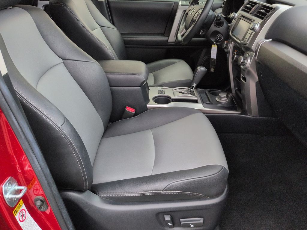 Thumbnail: 2019 Toyota 4Runner - 11