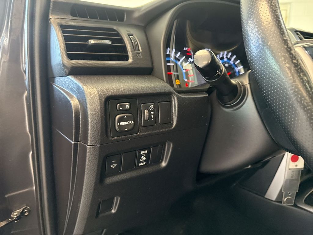 Thumbnail: 2015 Toyota 4Runner - 38